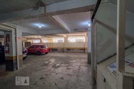 Garagem de apartamento para alugar com 2 quartos, 60m² em Sagrada Família, Belo Horizonte