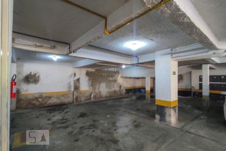 Garagem de apartamento para alugar com 2 quartos, 60m² em Sagrada Família, Belo Horizonte