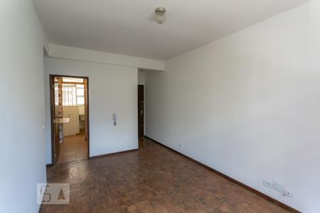 Sala de apartamento para alugar com 2 quartos, 60m² em Sagrada Família, Belo Horizonte