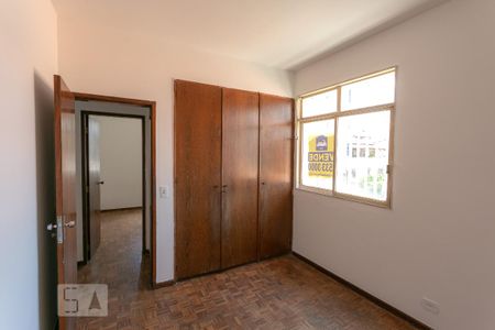 Quarto 2 de apartamento para alugar com 2 quartos, 60m² em Sagrada Família, Belo Horizonte