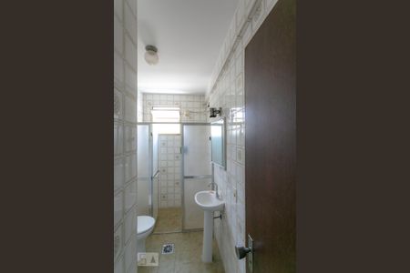 Banheiro de apartamento para alugar com 2 quartos, 60m² em Sagrada Família, Belo Horizonte