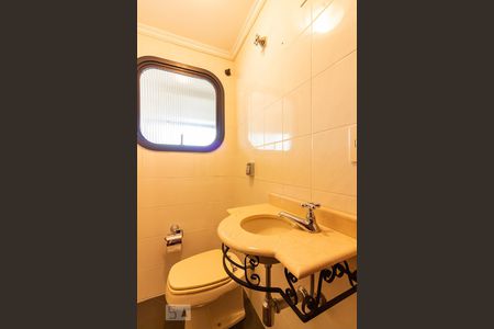 Apartamento para alugar com 125m², 4 quartos e 2 vagas Apartamento para alugar com 125m², 4 quartos e 2 vagasBanheiro de Serviço