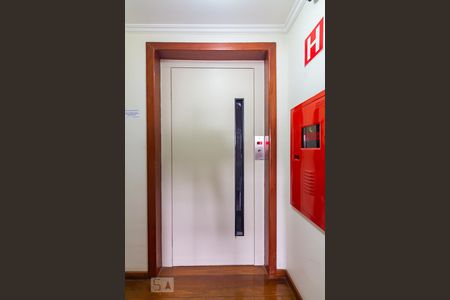 Apartamento para alugar com 125m², 4 quartos e 2 vagas Apartamento para alugar com 125m², 4 quartos e 2 vagasHall de Entrada 2