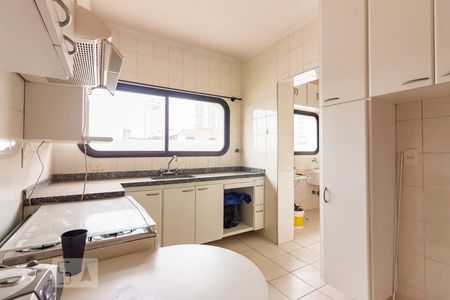 Apartamento para alugar com 125m², 4 quartos e 2 vagas Apartamento para alugar com 125m², 4 quartos e 2 vagasCozinha