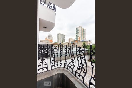 Apartamento para alugar com 125m², 4 quartos e 2 vagas Apartamento para alugar com 125m², 4 quartos e 2 vagasVaranda