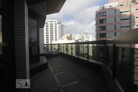 Varanda de apartamento à venda com 4 quartos, 305m² em Vila Andrade, São Paulo