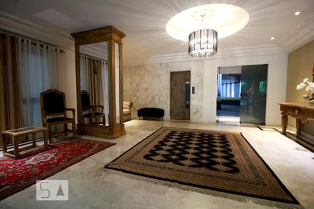 Apartamento à venda com 305m², 4 quartos e 5 vagasHall social