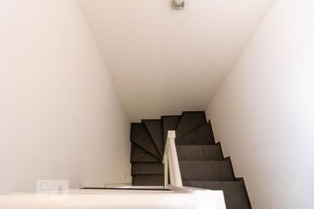 Casa para alugar com 95m², 3 quartos e 2 vagas Casa para alugar com 95m², 3 quartos e 2 vagasEscada Suíte 3