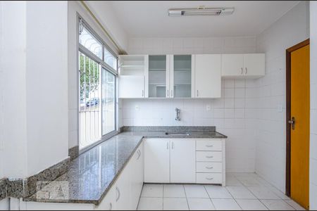 Apartamento à venda com 75m², 2 quartos e 1 vagaCozinha
