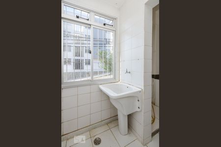 Apartamento à venda com 75m², 2 quartos e 1 vagaÁrea de Serviço