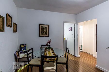 Apartamento à venda com 84m², 2 quartos e sem vagaSala