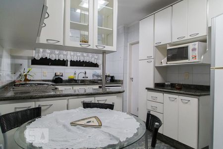 Apartamento para alugar com 136m², 4 quartos e 1 vagaCozinha