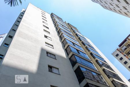 Apartamento para alugar com 136m², 4 quartos e 1 vagaFachada