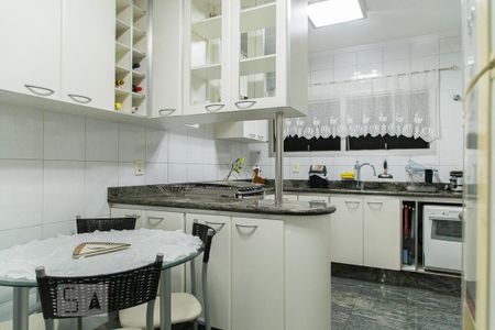 Apartamento para alugar com 136m², 4 quartos e 1 vagaCozinha