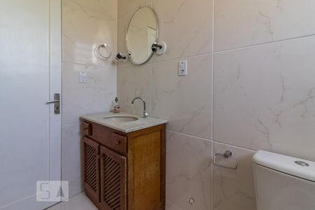 Banheiro de kitnet/studio para alugar com 1 quarto, 26m² em Centro Histórico, Porto Alegre
