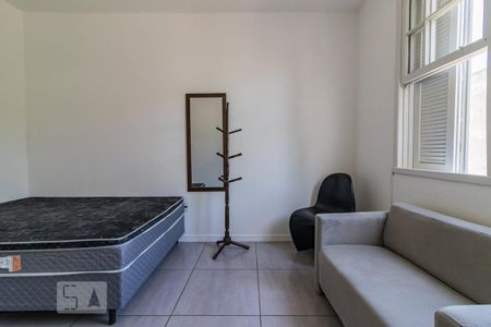 Sala/Quarto de kitnet/studio para alugar com 1 quarto, 26m² em Centro Histórico, Porto Alegre