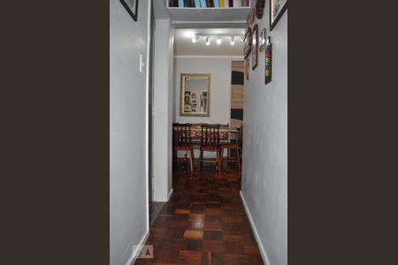 Corredor de apartamento para alugar com 3 quartos, 78m² em Aclimação, São Paulo