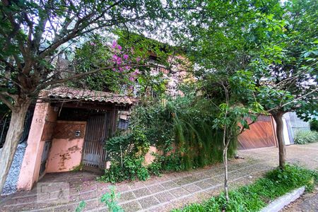 Casa para alugar com 400m², 4 quartos e 2 vagasFachada