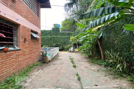 Casa para alugar com 400m², 4 quartos e 2 vagasPátio