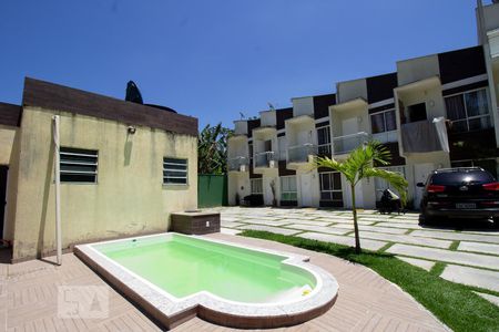 Casa de condomínio para alugar com 120m², 3 quartos e 1 vaga Casa de condomínio para alugar com 120m², 3 quartos e 1 vagaPiscina