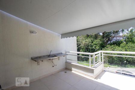 Casa de condomínio para alugar com 120m², 3 quartos e 1 vaga Casa de condomínio para alugar com 120m², 3 quartos e 1 vagaTerraço