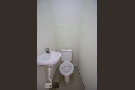 Lavabo de casa de condomínio para alugar com 3 quartos, 120m² em Vargem Grande, Rio de Janeiro