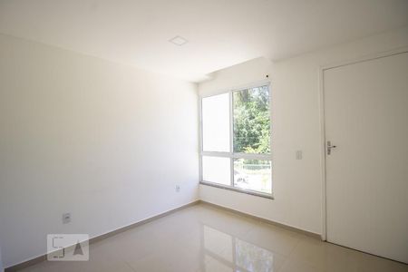 Quarto 1 de casa de condomínio para alugar com 3 quartos, 120m² em Vargem Grande, Rio de Janeiro