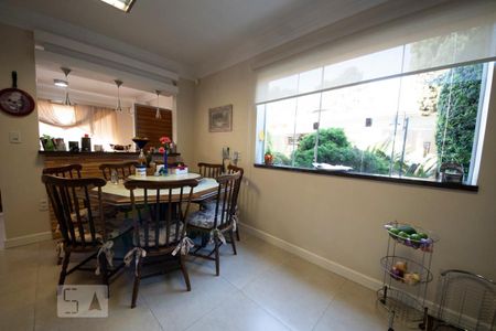 Casa à venda com 680m², 3 quartos e 2 vagasCozinha