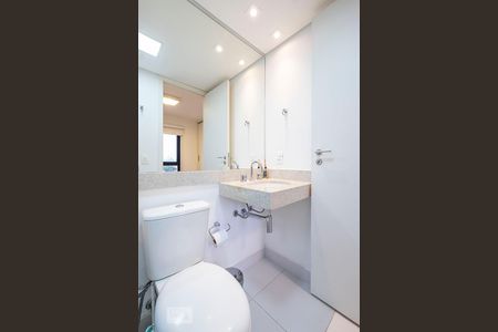 Apartamento à venda com 68m², 2 quartos e 2 vagasSuíte 1 - Banheiro