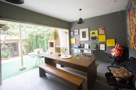 Casa à venda com 340m², 4 quartos e 3 vagasÁrea Externa