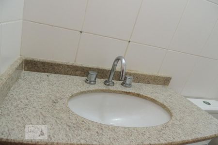 Apartamento à venda com 128m², 4 quartos e 2 vagas Apartamento à venda com 128m², 4 quartos e 2 vagasBanheiro da Suíte