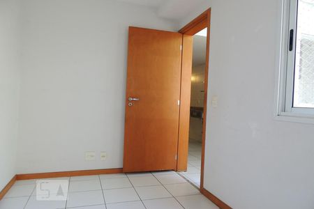 Apartamento à venda com 128m², 4 quartos e 2 vagas Apartamento à venda com 128m², 4 quartos e 2 vagasQuarto de Serviço