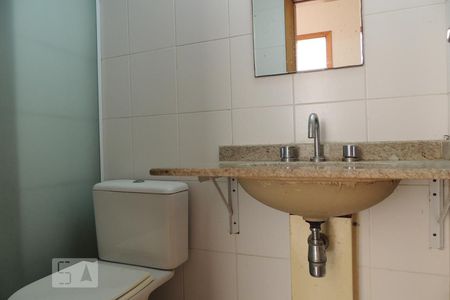 Apartamento à venda com 128m², 4 quartos e 2 vagas Apartamento à venda com 128m², 4 quartos e 2 vagasBanheiro da Suíte