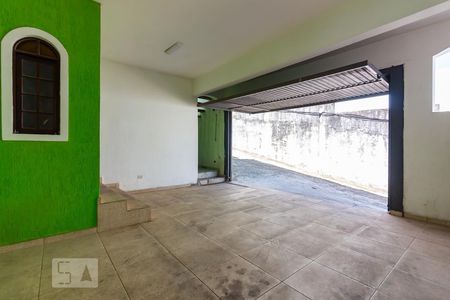 Casa à venda com 130m², 2 quartos e 2 vagas Casa à venda com 130m², 2 quartos e 2 vagasGaragem