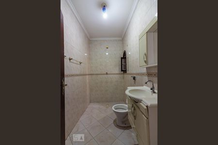 Casa à venda com 130m², 2 quartos e 2 vagas Casa à venda com 130m², 2 quartos e 2 vagasBanheiro