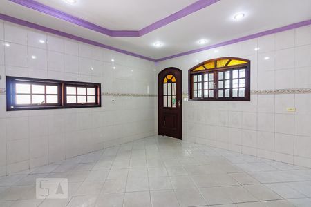 Casa à venda com 130m², 2 quartos e 2 vagas Casa à venda com 130m², 2 quartos e 2 vagasCozinha