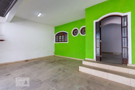 Casa à venda com 130m², 2 quartos e 2 vagas Casa à venda com 130m², 2 quartos e 2 vagasGaragem