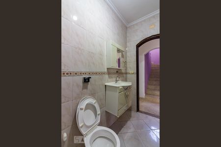 Casa à venda com 130m², 2 quartos e 2 vagas Casa à venda com 130m², 2 quartos e 2 vagasBanheiro