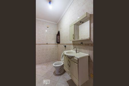 Casa à venda com 130m², 2 quartos e 2 vagas Casa à venda com 130m², 2 quartos e 2 vagasBanheiro