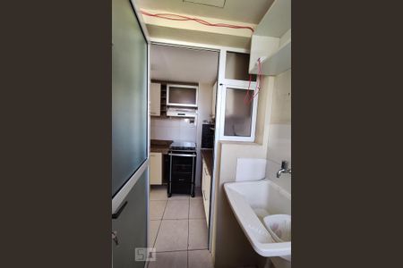 Apartamento à venda com 47m², 2 quartos e 1 vaga Apartamento à venda com 47m², 2 quartos e 1 vagaCozinha e Área de Serviço