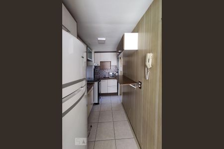 Apartamento à venda com 47m², 2 quartos e 1 vaga Apartamento à venda com 47m², 2 quartos e 1 vagaCozinha e Área de Serviço