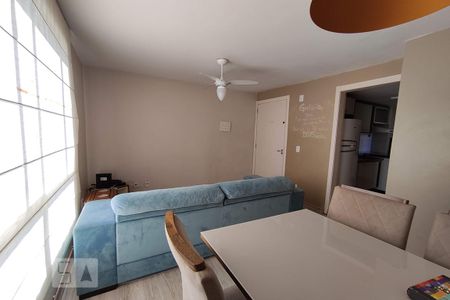 Sala de apartamento à venda com 2 quartos, 47m² em Mato Grande, Canoas
