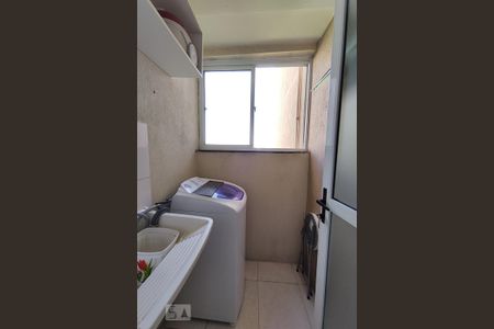Apartamento à venda com 47m², 2 quartos e 1 vaga Apartamento à venda com 47m², 2 quartos e 1 vagaCozinha e Área de Serviço