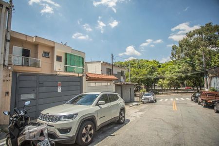 Casa para alugar com 190m², 4 quartos e 4 vagas Casa para alugar com 190m², 4 quartos e 4 vagasFachada