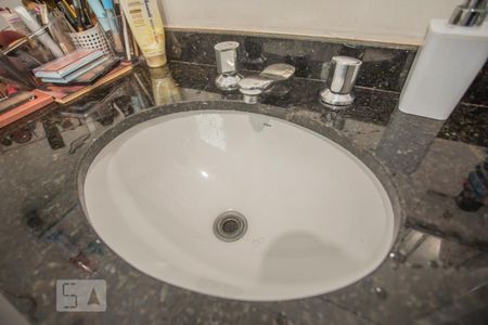 Casa para alugar com 190m², 4 quartos e 4 vagas Casa para alugar com 190m², 4 quartos e 4 vagasBanheiro Suíte 2 - Torneira