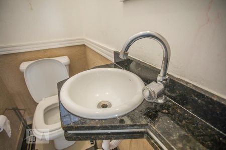 Casa para alugar com 190m², 4 quartos e 4 vagas Casa para alugar com 190m², 4 quartos e 4 vagasLavabo - Torneira