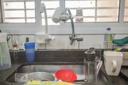 Casa para alugar com 190m², 4 quartos e 4 vagas Casa para alugar com 190m², 4 quartos e 4 vagasCozinha - Torneira