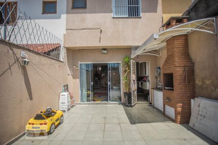 Casa para alugar com 190m², 4 quartos e 4 vagas Casa para alugar com 190m², 4 quartos e 4 vagasQuintal