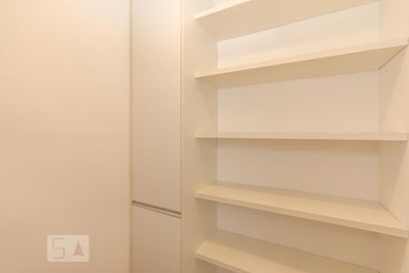 Apartamento à venda com 86m², 2 quartos e 2 vagas Apartamento à venda com 86m², 2 quartos e 2 vagasQuarto de Serviço