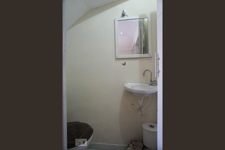 Casa de condomínio à venda com 65m², 2 quartos e 1 vaga Casa de condomínio à venda com 65m², 2 quartos e 1 vagaLavabo